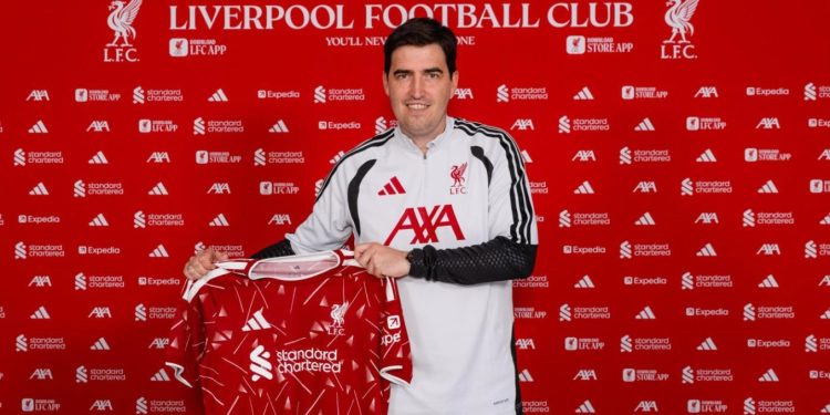 “Liverpool, një klub madhështor”, Iraola flet si i kuq: Jam shumë i lumtur (VIDEO)