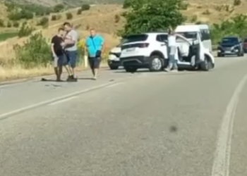 Aksident në Tepelenë, përplasen 3 makina