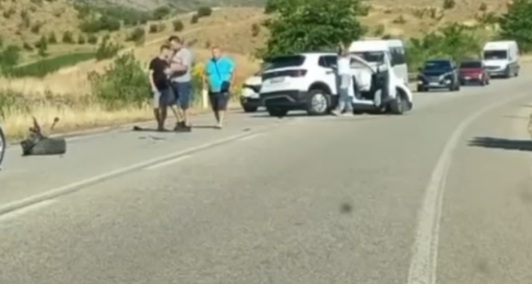 Aksident në Tepelenë, përplasen 3 makina