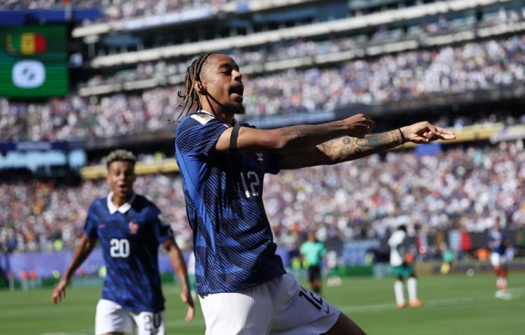 Franca e nis me “këmbën e mbarë” Botërorin, dopietë e Mbappe