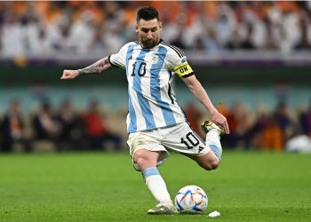 Leo Messi feston ditëlindjen, “lum” urimesh për “pleshtin”, Argjentina: Gëzuar Ditëlindjen kapiten!