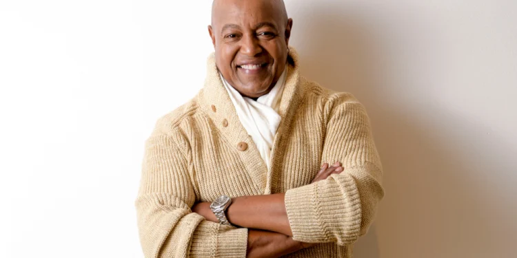 Këngëtari legjendar Peabo Bryson pëson goditje në tru