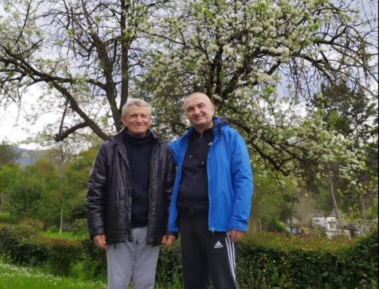 Ilir Meta njofton vdekjen e babait
