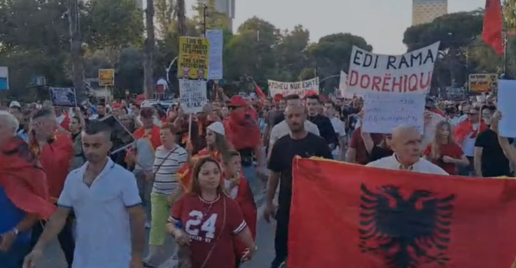 Nis protesta, qytetarët kërkojnë dorëheqjen e Ramës