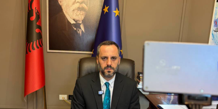 Ministri i Brendshëm: Mund të shpallen persona të tjerë “non grata”