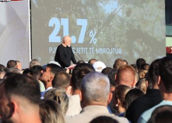 Rama shpjegon protestën: Gjithë dynjaja në Greqi është hedhur përpjetë. S’është fjala për flamingot, por për Donald Trump