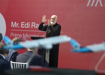 Rama: Jemi në fazën e përgatitjes së fundit për të çelur garën e aeroportit të Gjirokastër