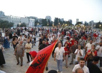 “Nuk janë deputetët tanë”, nesër paradite protestë para Parlamentit
