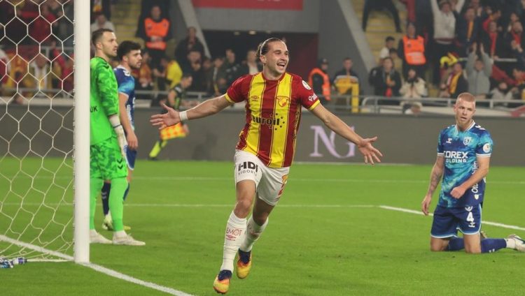 E PABESUESHME! Prapaskena pasi e kontaktoi Maran për Shqipërinë, Kurtulan nën presion: Nëse nuk premton…