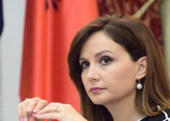 Tabaku: Shqipëria e harruar në shesh kundër pakicës në qeveri
