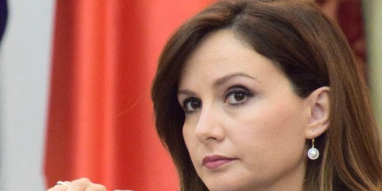 Tabaku: Shqipëria e harruar në shesh kundër pakicës në qeveri