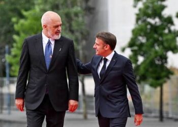 Rama pritet nesër nga Macron në pallatin Élysée