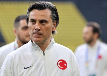 Turqia e eleminuar, por Montella nuk tërhiqet: Harrojeni dorëheqjen!