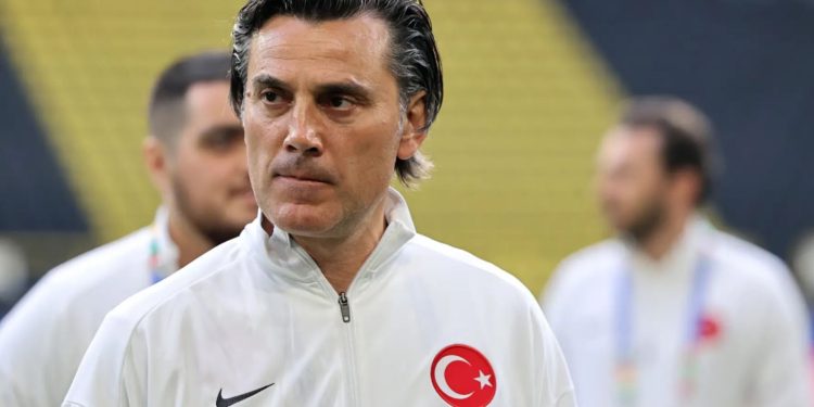 Turqia e eleminuar, por Montella nuk tërhiqet: Harrojeni dorëheqjen!