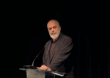 ‘Grupe serbe e greke që punojnë kundër Shqipërisë’/ Reagon Rama: Avash-avash të gjithë do dalin! Flamingot do habiten si ranë mes korbave e sorrave të shqiptarisë së rreme