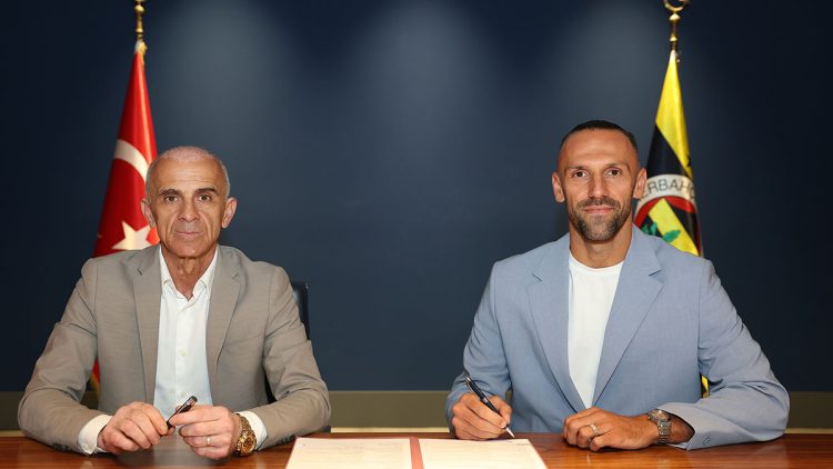 Fenerbahce, prezantohet Muriqi: Krenari e madhe, jam gati!