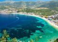 Kush fiton nga sulmi agresiv ndaj turizmit në Shqipëri