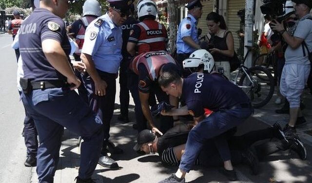 Protesta para Kuvendit/ Gjykata lë në arrest shtëpie 2 protestues, ja masa për të tjerët
