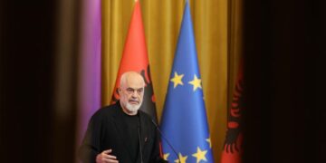 “Bulevardi i flamingove”, Rama pranon mesazhin e protestës: Duhet të bëjmë kthesë!