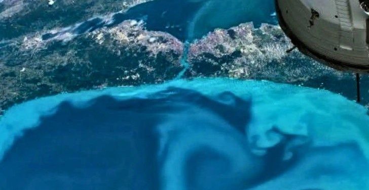 Deti i Zi “vishet” me ngjyrë bruz nga hapësira, shkencëtarët zbulojnë arsyen e fenomenit të pazakontë
