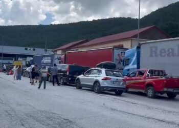 Kaos në kufi me Greqinë, sistemi doganor grek ndërpritet papritur
