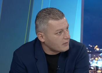 Këshilltari i PS: Qytetarët nuk ngriheshin më përpara sepse qeveria s’të dëgjonte. Sot shteti është në nivel më demokratik