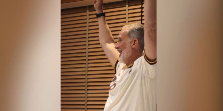 VIDEO/ Familja mbretërore spanjolle feston kualifikimin në finalen e Botërorit, Mbreti Felipe VI përgëzon trajnerin e kombëtares