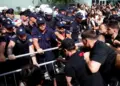 Të hënën protestuesit sërish para Parlamentit