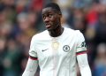 Inter në avantazh ndaj Como-s për Chalobah, tani zikaltrit duhet të bindin Chelsea-n