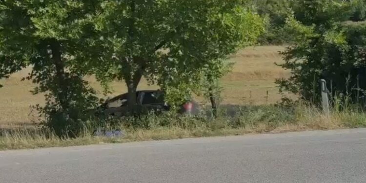 Aksident në aksin Gjirokastër-Tepelenë, plagoset çifti nga Kosova