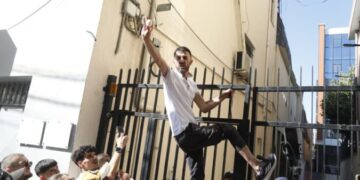 Lirohet i arrestuari me epilepsi, bën gjestin demonstrativ me vezë pas daljes nga qelia