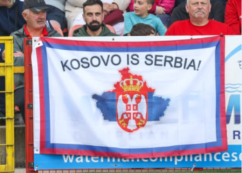 Në stadium u shfaq baneri “Kosova është Serbi”/ Klubi irlandez: Ai nuk ishte tifoz i yni