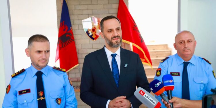 Lamallari hedh poshtë lajmet për dorëheqje: Nuk merrem me portale, por vetëm me punë!