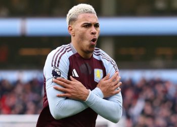Protagonist absolut në merkato, pas Palestrës Chelsea mbyll marrëveshjen edhe me talentin anglez të Aston Villës