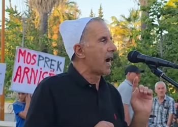 Kryebashkiaku socialist i Divjakës: Shkrirja e bashkisë na ra si bombë. Ndihem i tradhtuar!
