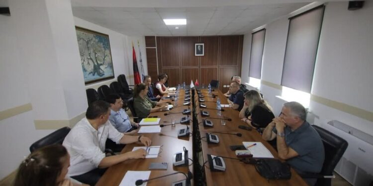 Kumbaro nga Korça: Programi për Universitetin “Fan Noli” bashkë me Liceun Francez e projektojnë qytetin si një pol të ndërkombëtarizuar të dijeve shkencore e tekonologjike