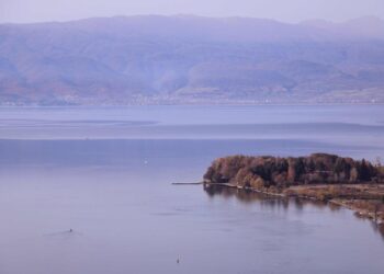 Liqeni i Ohrit nën kërcënim, UNESCO i jep Shqipërisë dhe Maqedonisë së Veriut 5 vite për të zbatuar rekomandimet