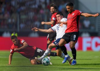 Bayern e nis me humbje, kampionët befasohen në miqësore nga skuadra e kategorisë së 3-të
