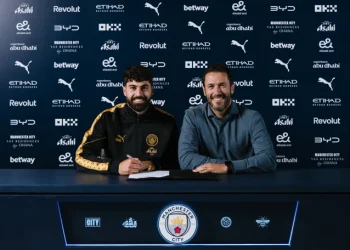  Zyrtare, mbrojtësi rinovon me Manchester Cityn