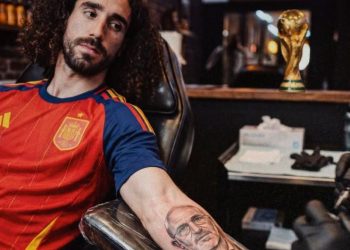 VIDEO/ Cucurella konfirmon që do të bëjë tatuazh fytyrën e trajnerit, reagon De la Fuente: Nuk jam aq i shëmtuar