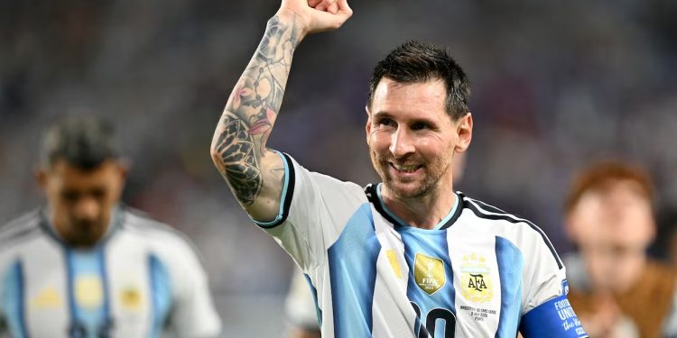 Leo Messi nuk ndalet, “pleshti” vendos dy rekorde të reja në Botëror