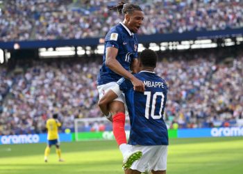 Franca e papërmbajtshme, “gjelat” çmontojnë edhe Suedinë, shkëlqen Mbappe