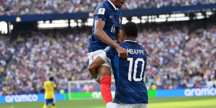 Franca e papërmbajtshme, “gjelat” çmontojnë edhe Suedinë, shkëlqen Mbappe