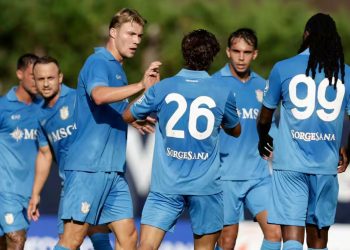 Napoli mund pastër Carraresen, vjen fitorja e parë për nënkampionët në drejtimin e Max Allegri-t