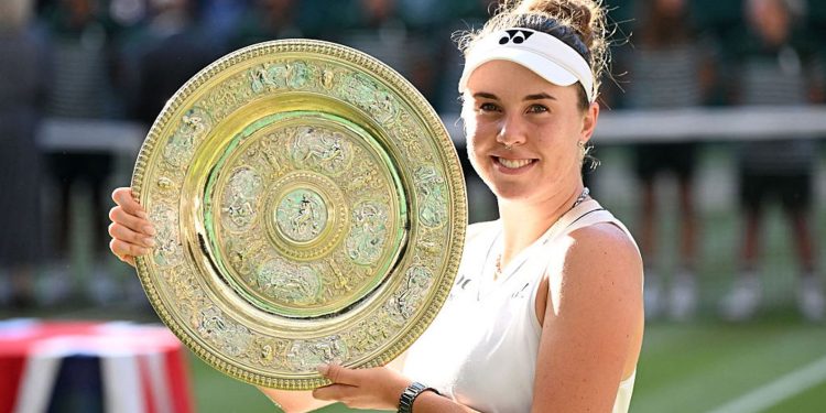 Wimbledon/ Linda Noskova shpallet fituese, mund në finale 2-1 bashkëkombasen e saj Muchova-n