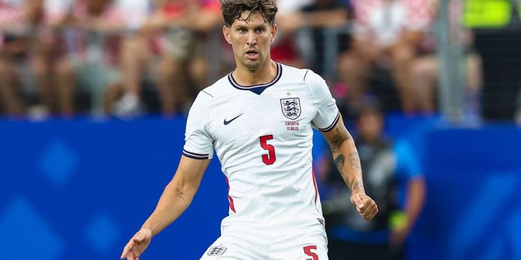 Inter mbyll marrëveshjen me John Stones, ish mbrojtësi i Manchester City-t do të firmosë për 2 sezone me zikaltrit