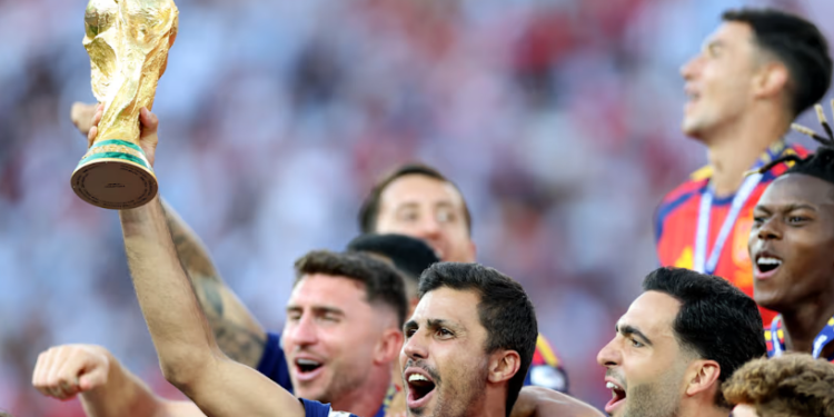 E bujshme/ Presidenti i CONMEBOL: Botërori 2030 do të jetë me 64 ekipe