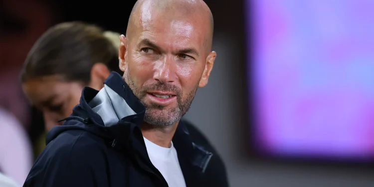 Zidane në stol, nis epokë e re te Franca