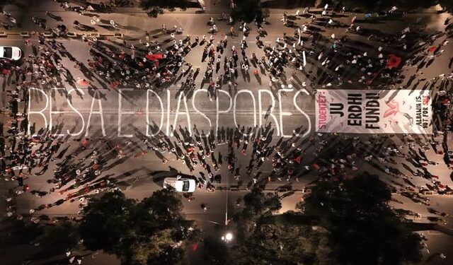 “Besa e diasporës” – Ja mesazhi që i lanë protestuesit Edi Ramës