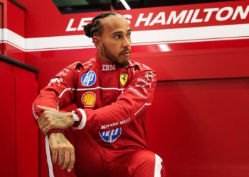 Tensioni te Ferrari, Hamilton: Mercedesi i zbaton urdhrat direkt
